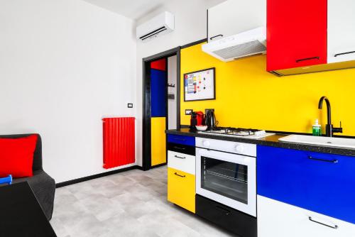 Casa Mondrian; AC and fast Wi-Fi