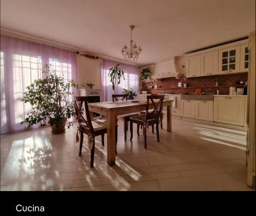 Kuchyň nebo kuchyňský kout v ubytování villetta nel verde delle Bagnese