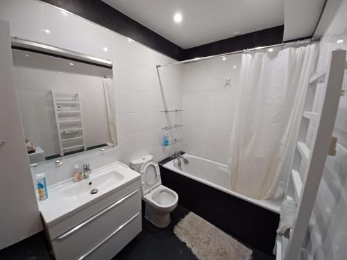 Ένα μπάνιο στο Le gite de Diane