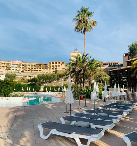 Le jardin de L Estérel FH007 -Piscine Chauffée -Parking - climatisation - -Appartement en résidence de loisirs - plages