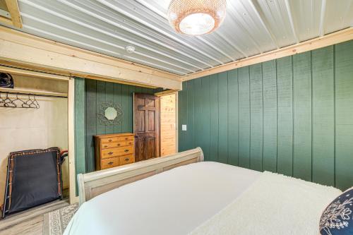 Katil atau katil-katil dalam bilik di Private Island Home in Belding with Dock and Grill!