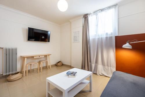 Alexandras Apartment by Olala Homes