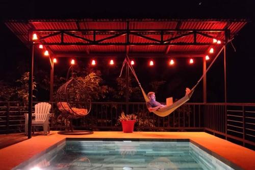 Swimmingpoolen hos eller tæt på CASA TROPICAL-3 bdrm w private pool Close to beach