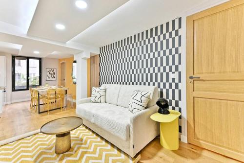 Appartement 3 chambres Paris 2ème - II