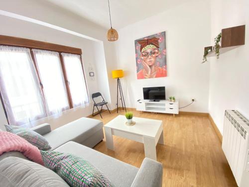 Μια τηλεόραση ή/και κέντρο ψυχαγωγίας στο Itos Flats Pravia