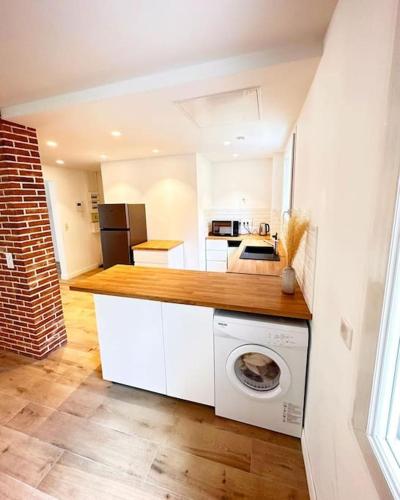 Photo de la galerie de l'établissement Extraordinary duplex apartment in Paris Montreuil, à Montreuil