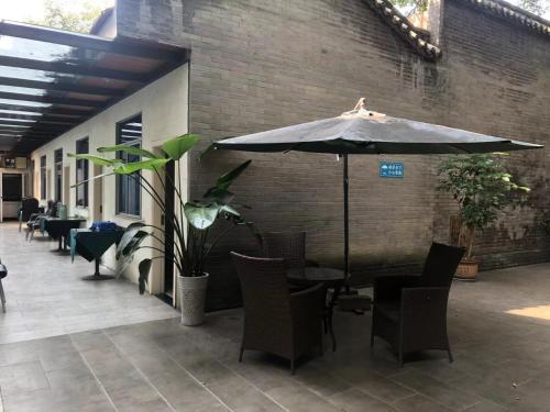 Kawasan patio atau luaran di Chengdu Sichuan University Budget Hotel