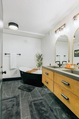 Galería fotográfica de Stunning 5 BR -Heart of Downtown en Lancaster