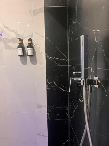 Ένα μπάνιο στο Punto Zero Lux il primo boutique concept a Reggio Emilia
