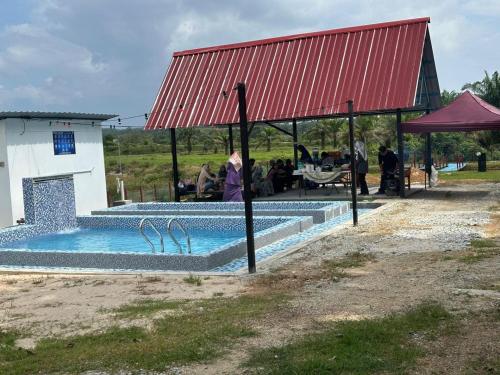 Φωτογραφία από το άλμπουμ του BISZA Chalet σε Kampong Permatang Pasir
