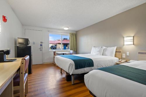 Postel nebo postele na pokoji v ubytování Motel 6 Clarkston WA