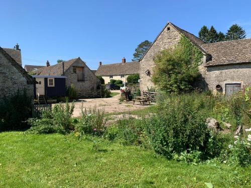 Κήπος έξω από το The Hut at Bay Tree Farm, Nympsfield