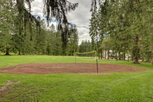 Gambar di galeri bagi Hillsgrove Creekside Cabin Close to Hiking di Hillsgrove