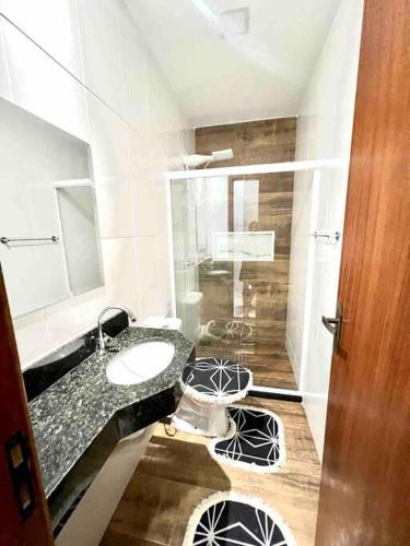 Bilik mandi di Triplex Moderno