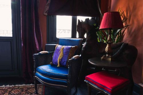 Ruang duduk di Guesthouse Nights by Morpheus
