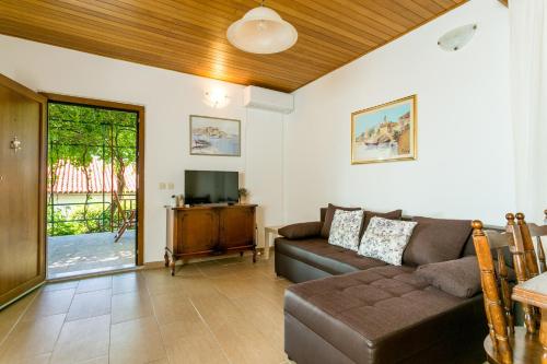 Apartment Baska Voda 300b