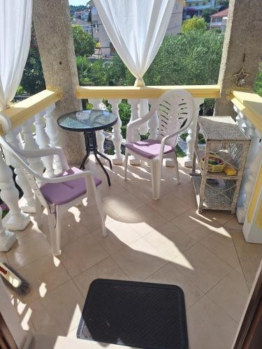 Μπαλκόνι ή βεράντα στο Apartments and rooms with parking space Palit, Rab - 22221