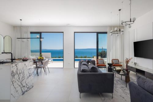 Seaside luxury villa with a swimming pool Rastici, Ciovo - 22934