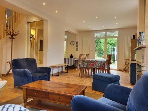 Maison de famille avec jardin clos et terrasse proche de la plage - FR-1-788-31