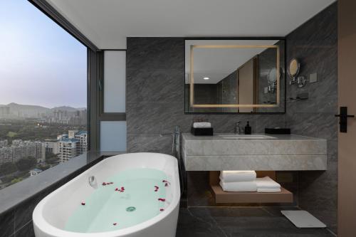 Koupelna v ubytování Sunflower Hotel &Residence, Futian Port Branch