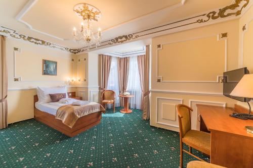 Postel nebo postele na pokoji v ubytování Hotel Bajkal