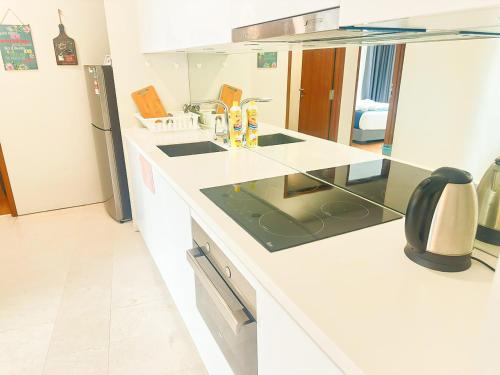 Cuisine ou kitchenette dans l'établissement Vortex klcc suites