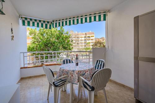 Las Rosas Apartment