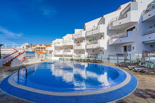 Las Rosas Apartment