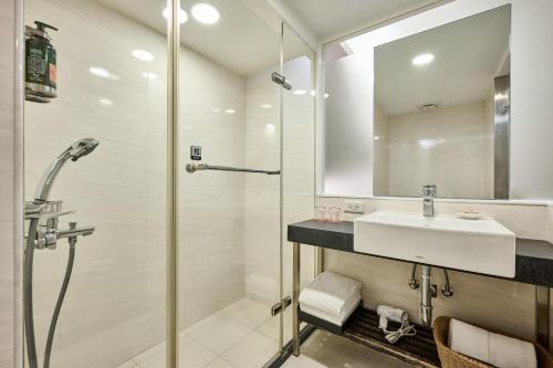 Ένα μπάνιο στο Eastin Taipei Hotel