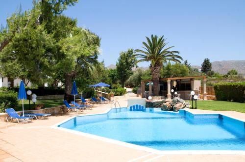 Πισίνα στο ή κοντά στο Alianthos Suites