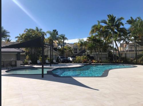 ゴールドコーストにあるElanora 3 bedroom apartmentのギャラリーの写真