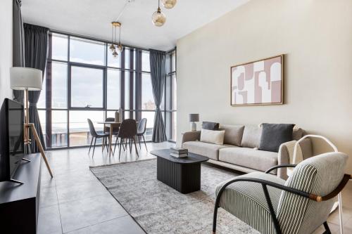Blueground Wharf Tower 2 garage pool DXB-955