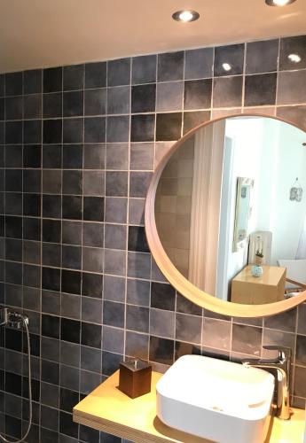 Ένα μπάνιο στο Central -II- Apartment