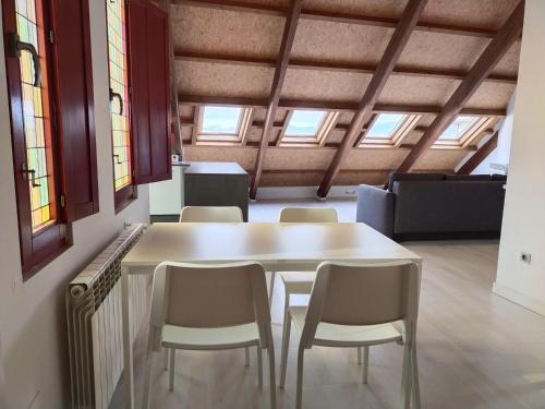 Φωτογραφία από το άλμπουμ του Cíes Homes Praza M Diego Santos σε Goya