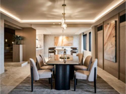 Pullman Melbourne On the Park Image