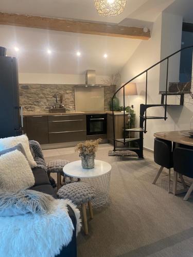 Appartement dans une maison avec espace extérieur