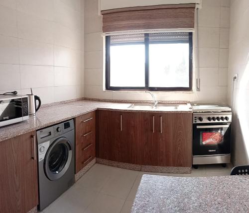 Imagen de la galería de السعادة للشقق الفندقية Al-Saadah Furnished Apartments, en Amán