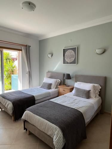 Luxury apartment with free use of pool, gym and spa photo 2