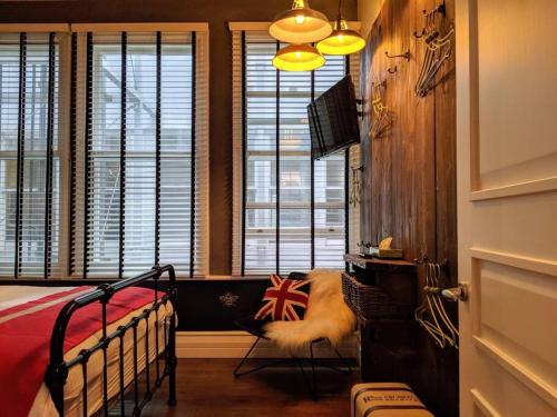 2 Bed Piccadilly Flat City Centre photo 18