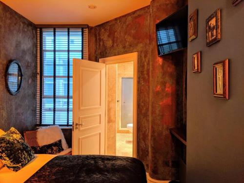 2 Bed Piccadilly Flat City Centre photo 24