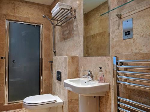 2 Bed Piccadilly Flat City Centre photo 28
