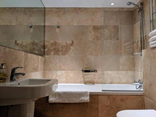 2 Bed Piccadilly Flat City Centre photo 34