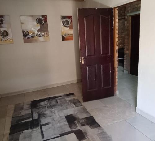 Φωτογραφία από το άλμπουμ του Secunda BackPackers σε Secunda