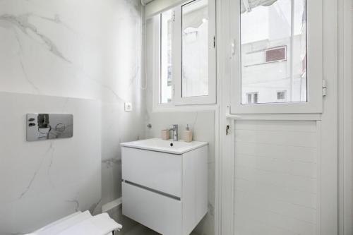 Mellow 2-Bedroom Apartment in Athens