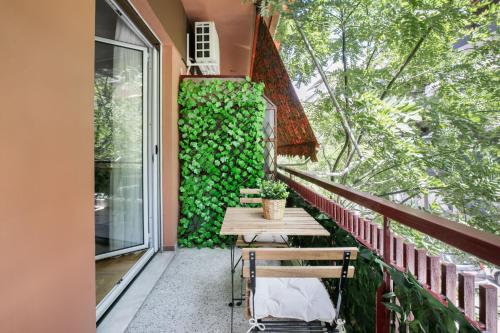 Mellow 2-Bedroom Apartment in Athens