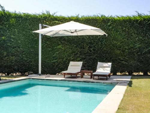 Πισίνα στο ή κοντά στο Holiday Home L'Oustaou dei Figo by Interhome