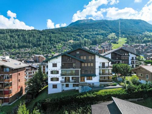 Apartment Mont-Soleil 2&3 by Interhome