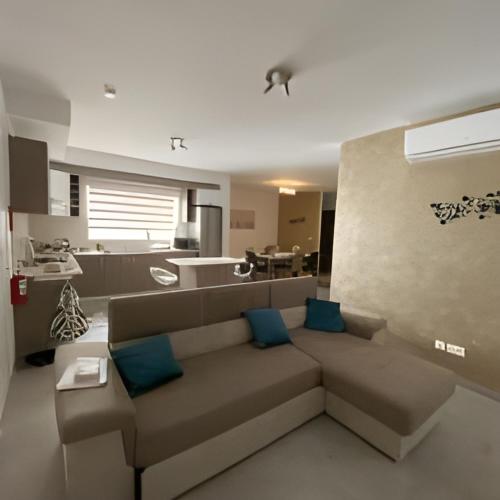 Eureka Mansions elegant & spacious apartment