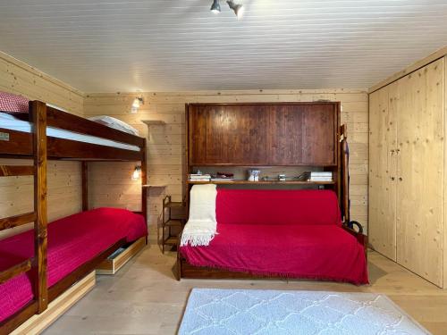 - une chambre avec 2 lits superposés dans une cabine dans l'établissement Homency Résidence Signal B16, à L'Alpe-d'Huez