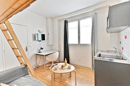 Charmant Studio Boulevard Voltaire